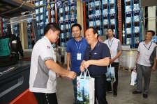 高溫慰問到一線 點滴關懷沁人心