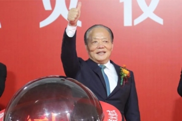 中國(guó)巨石智能制造基地年產(chǎn)三億米電子布智能制造生產(chǎn)線(xiàn)勝利點(diǎn)火