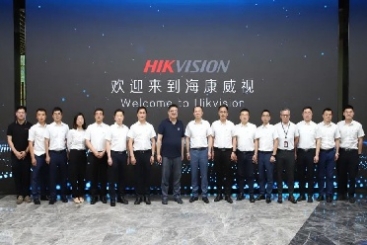 楊國(guó)明總裁率管理團(tuán)隊(duì)到?？低暯涣鲗W(xué)習(xí)