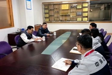 中國(guó)巨石董事長(zhǎng)劉燕調(diào)研科技創(chuàng)新工作，并看望慰問(wèn)浙江省人大代表顏小莉